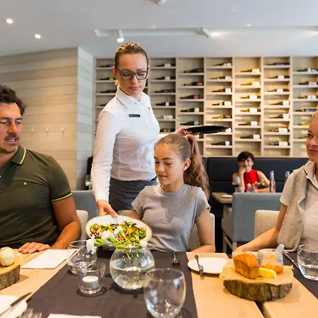 Shuum Boutique - Destigo 4* Колобжег